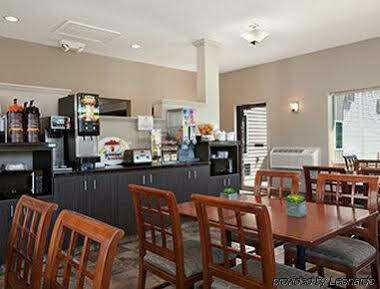 Hotel Super 8 By Wyndham 2*