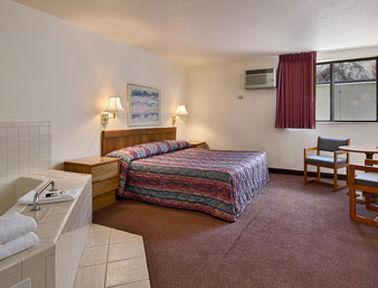 Hotel Super 8 By Wyndham 2*